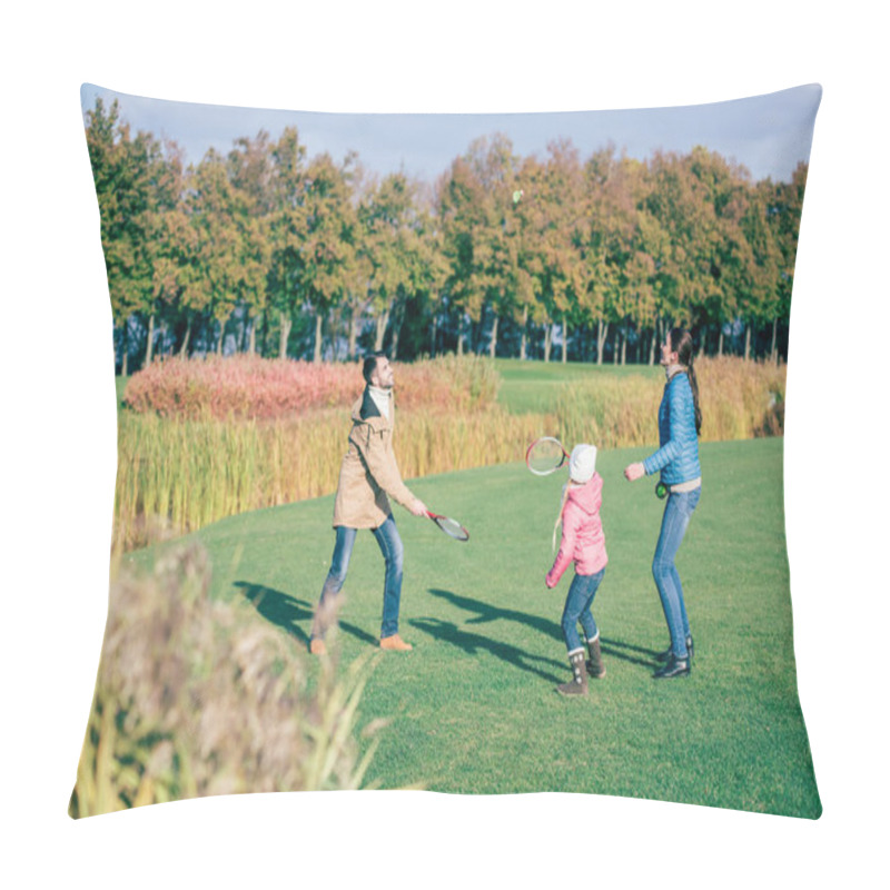 Personality  Happy Family Playing Badminton Pillow Covers