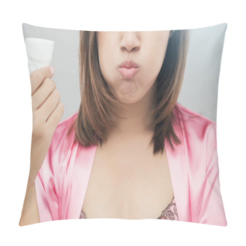 Personality  Woman Rinsing And Gargling While Using Mouthwash Pillow Covers