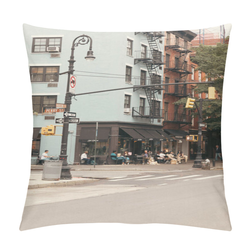 Personality  NEW YORK, USA - OCTOBER 11, 2022: Cafe On Corner Of Building On Street In Manhattan  Pillow Covers