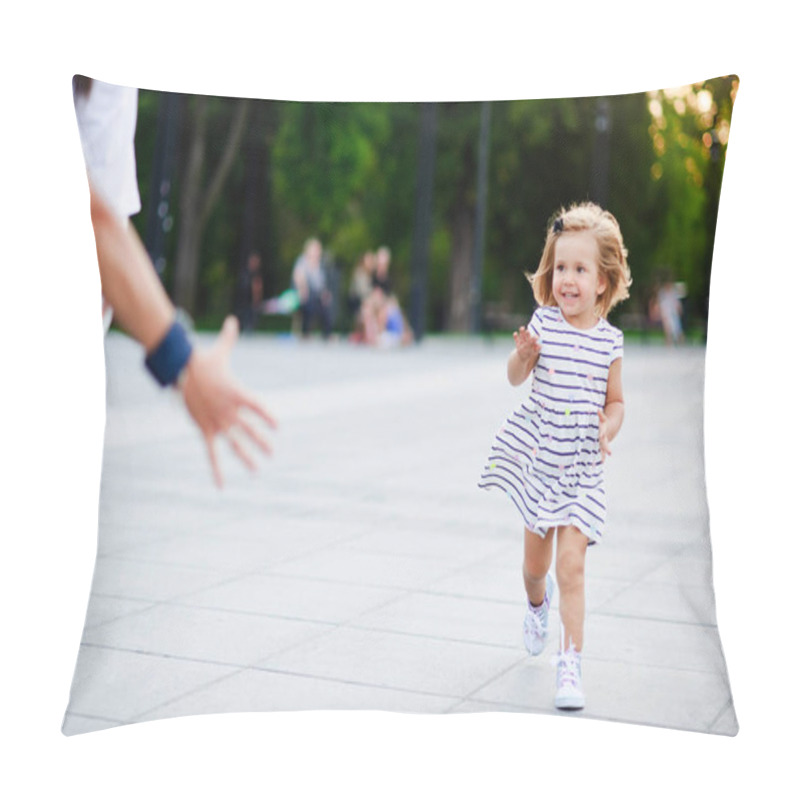 Personality  Adorable Little Girl Runs Towards The Parent Hands. Pillow Covers