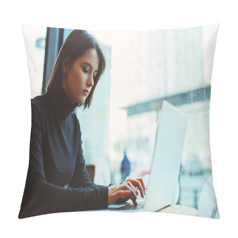 Personality  Woman Look Around And Smile While Work In Cafe On Her Laptop. Portrait Of Stylish Smiling Woman In Winter Clothes Work At Laptop. Female Bussiness Style With Sun. - Image Pillow Covers