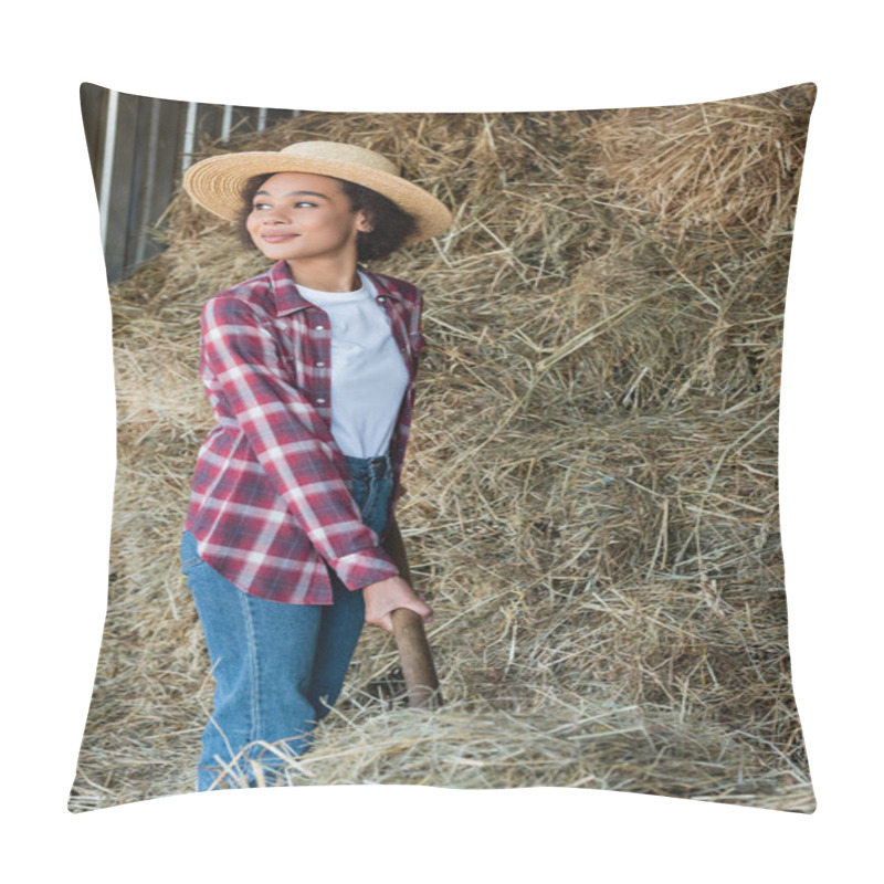 Personality  Happy African American Woman In Plaid Shirt And Straw Hat Looking Away Near Haystack Pillow Covers