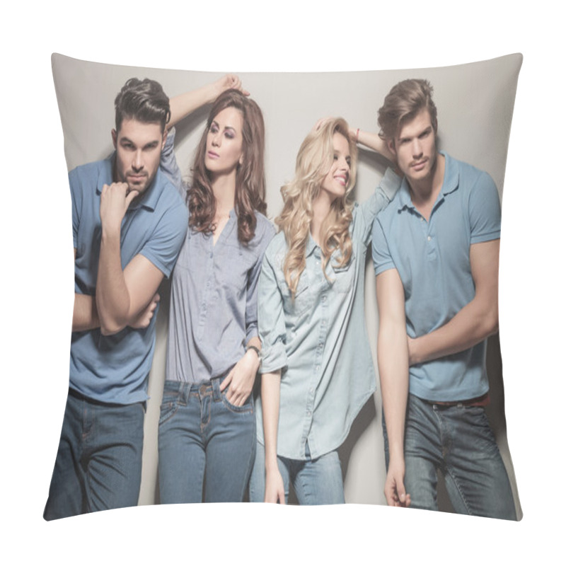 Personality  Casual Fashion Women Looking At Their Men Pillow Covers