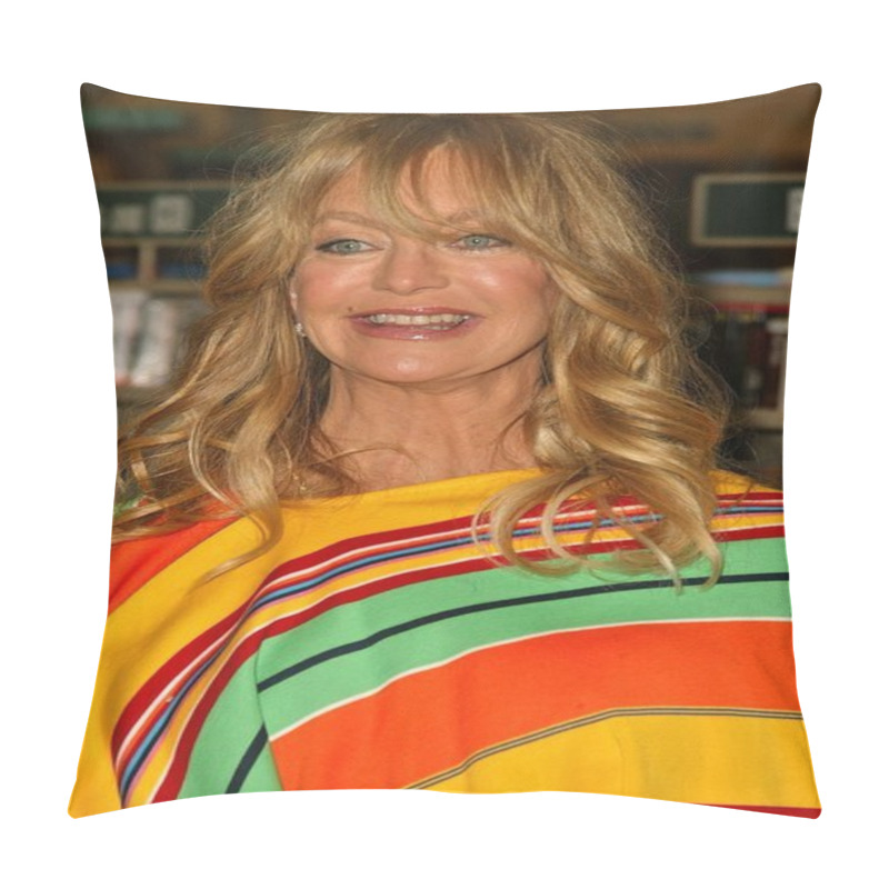 Personality  Goldie Hawn Pillow Covers