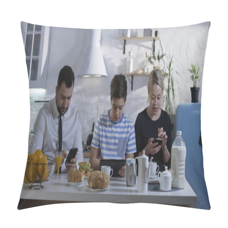 Personality  Family Sitting At The Kitchen Table Pillow Covers