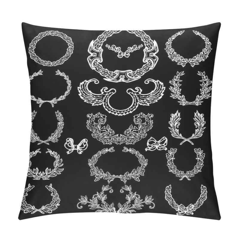 Personality  Laurel Wreath Set Pillow Covers