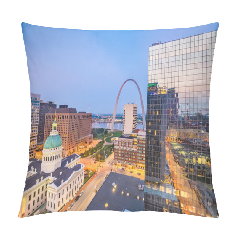 Personality  St. Louis, Missouri, USA Downtown Cityscape With The Arch And Courthouse At Dusk. Pillow Covers