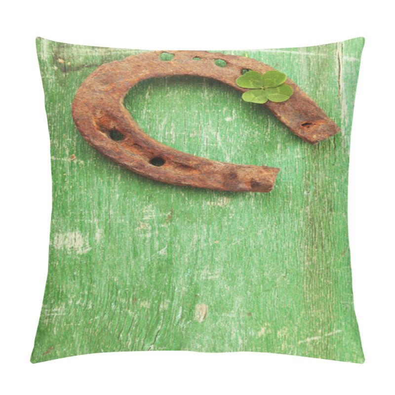 Personality  Old Horse Shoe,with Clover Leaf, On Wooden Background Pillow Covers