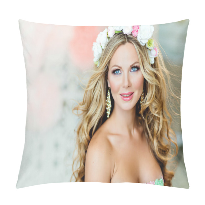 Personality  Very Beautiful And Sensual Blonde Girl, Smiling, With A Wreath O Pillow Covers