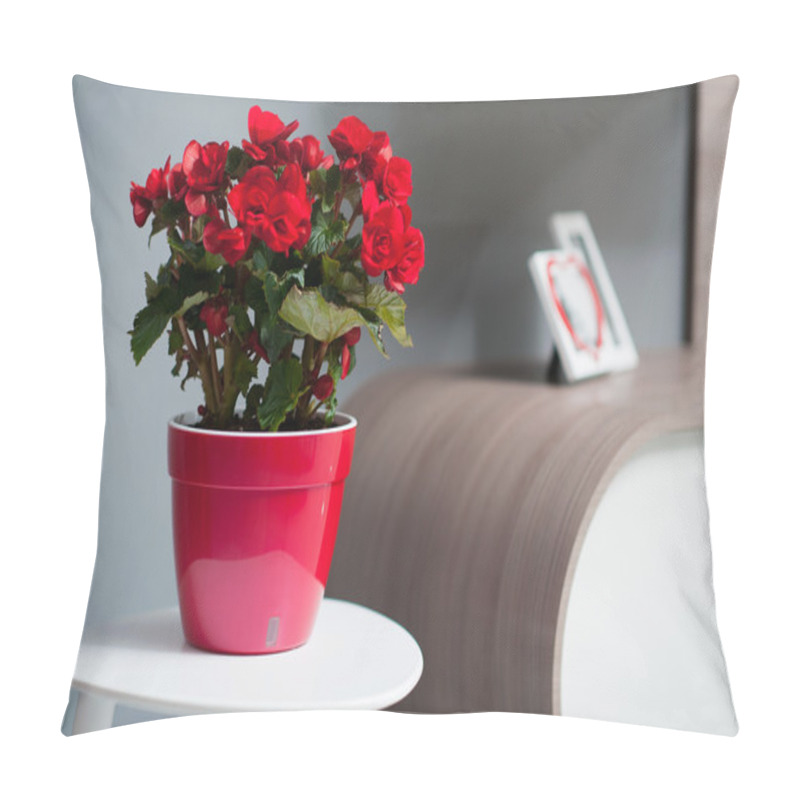 Personality  Begonia On The Small Table Decorates Livingroom Pillow Covers