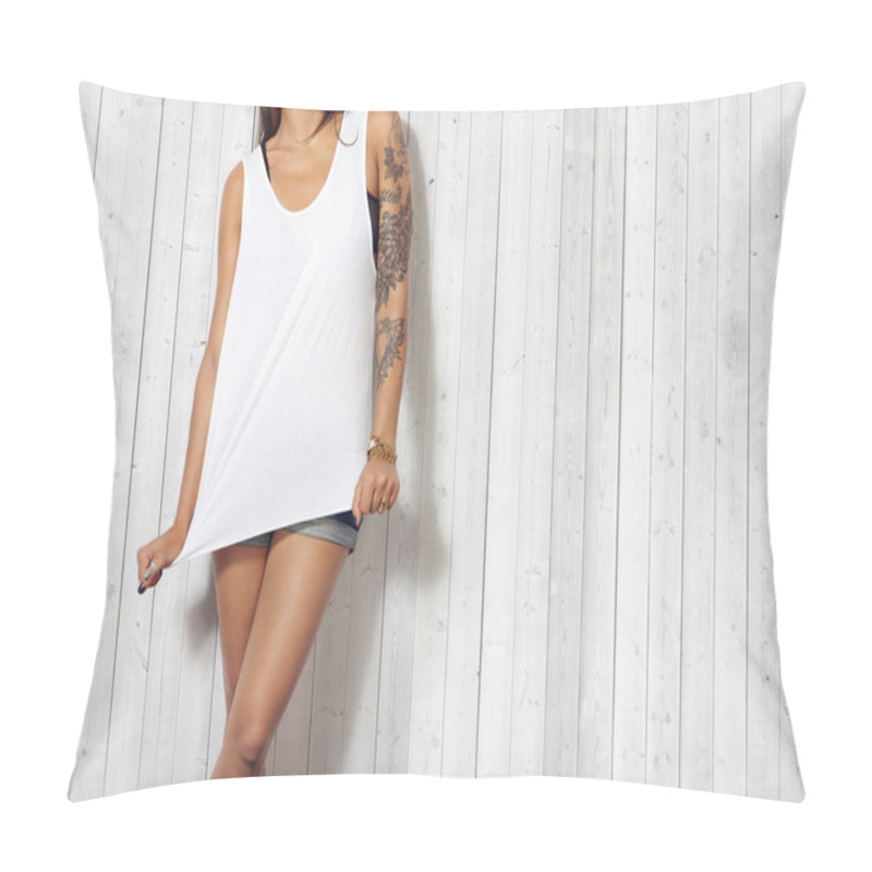 Personality  Woman In T-shirt Pillow Covers