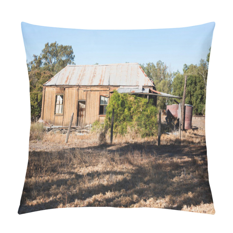 Personality  An Old House On A Farm Near Warren, In New South Wales, Australia Pillow Covers