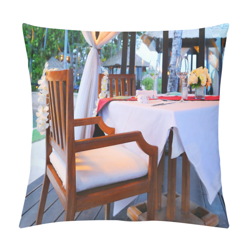 Personality  A Romantic Dinner On A Tropical Island Pillow Covers