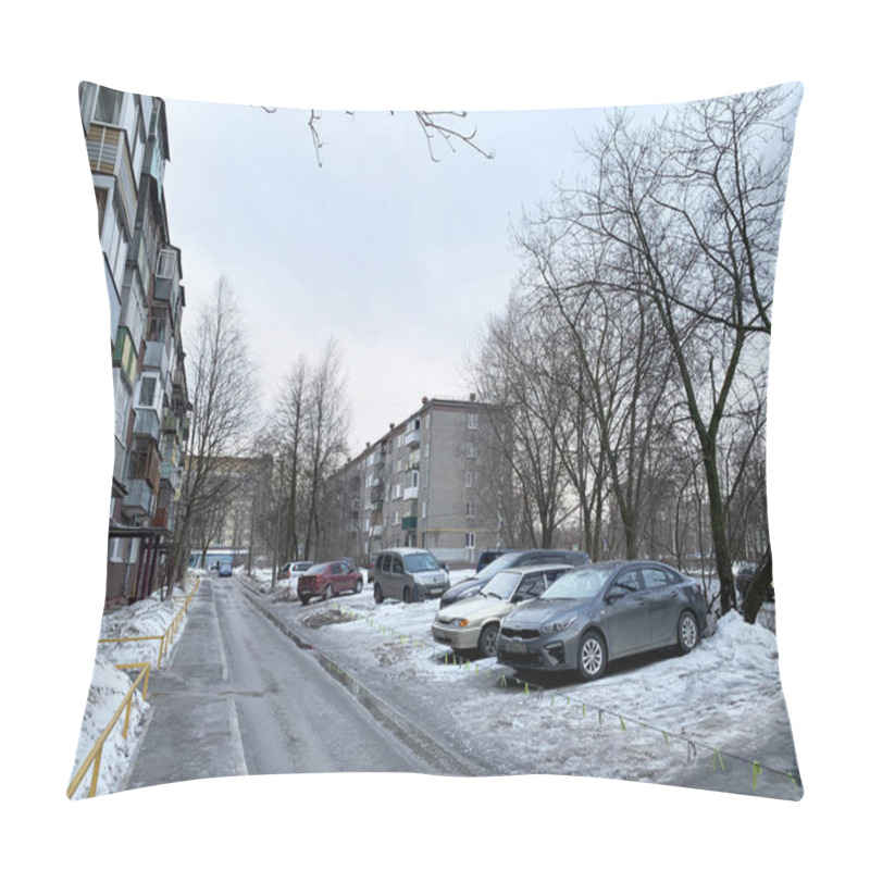 Personality  Cherepovets, Vologda Region, Russia, February, 18, 2020. Inside The Yard Parking On Komsomolskaya Street In The City Of Cherepovets In Winter. Russia, Vologda Region Pillow Covers