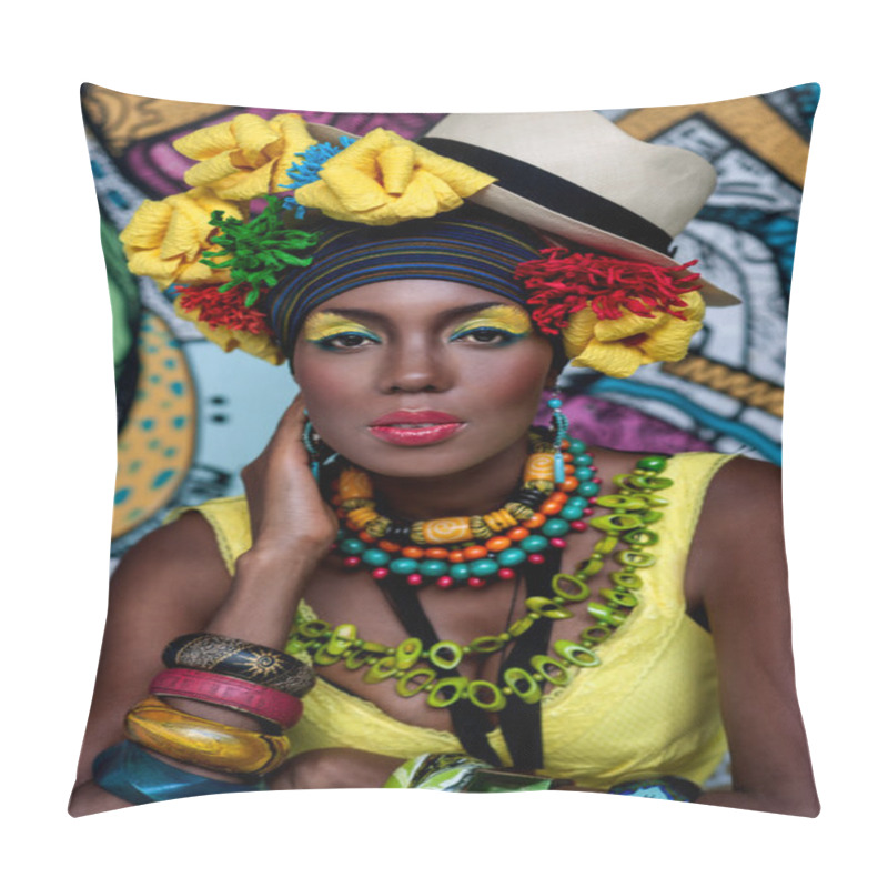 Personality  Portrait Of An African Girl On The Background Of The Painting Pillow Covers