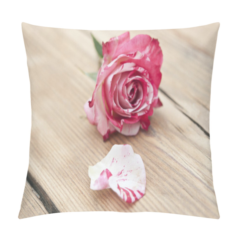 Personality  Beautiful Rose Flowers With Petal On Rustic Table Pillow Covers