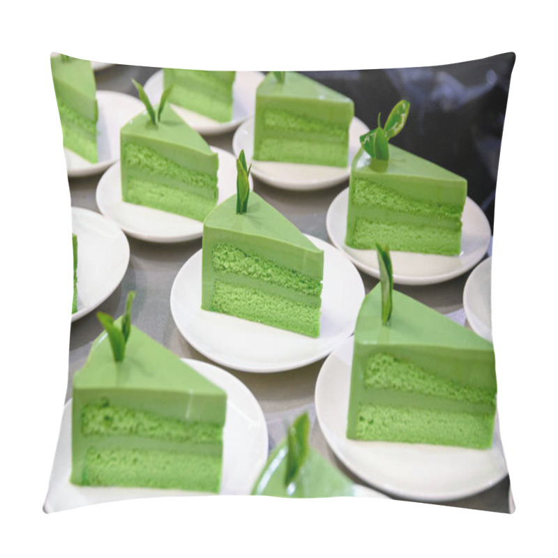 Personality  Green Tea Matcha Cake Slices With Leaf Pillow Covers