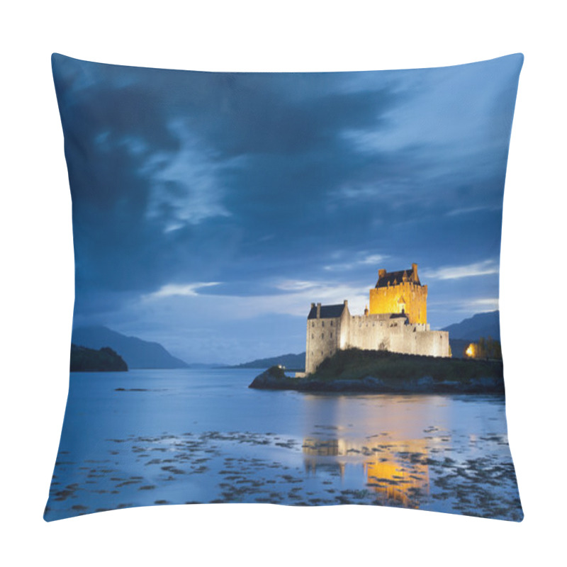 Personality  Eilean Donan Castle At Twilight, Scotland Pillow Covers