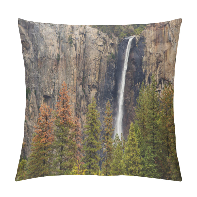 Personality  Spectacular Views To The Yosemite Waterfall In Yosemite National Pillow Covers