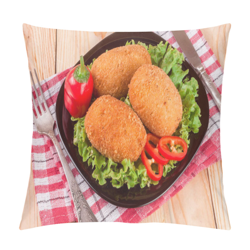 Personality  Three Fried Breaded Cutlet With Lettuce On A Black Plate And Wooden Background Pillow Covers