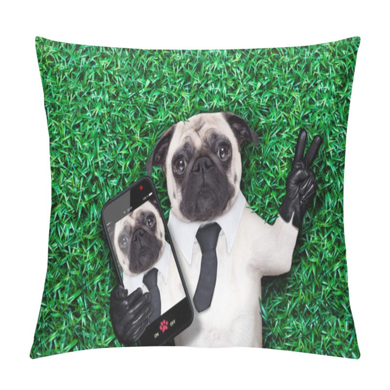 Personality  Selfie Pug Dog Pillow Covers