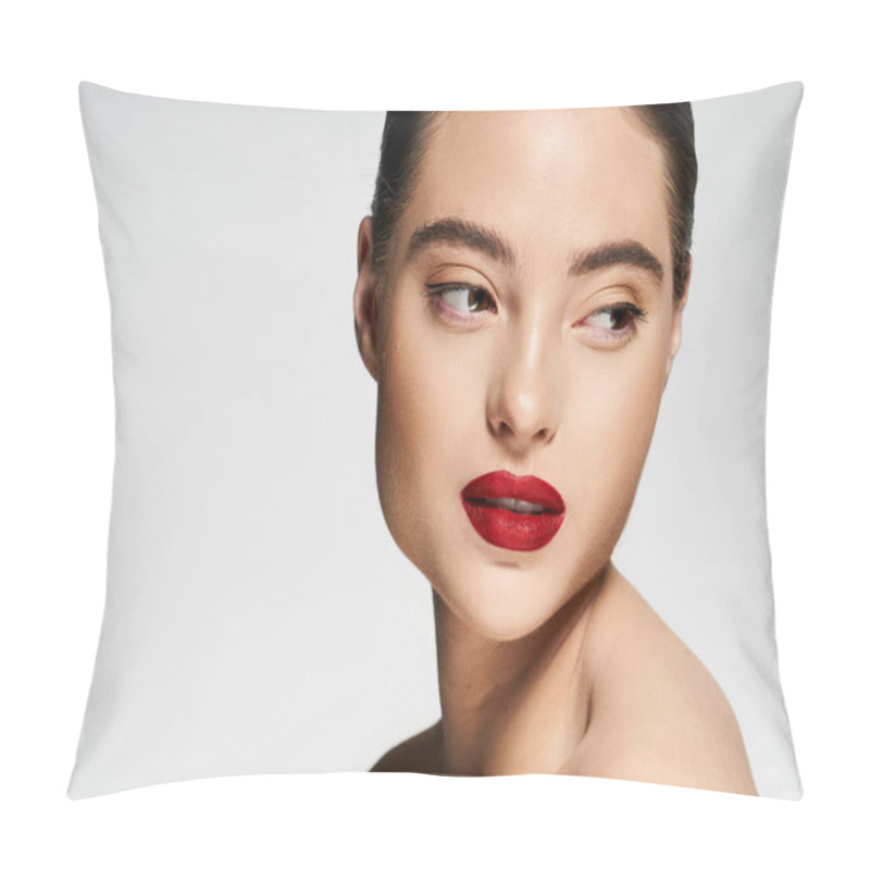 Personality  The Elegant Woman Captivates With Bold Red Lips, Exuding Charm And Allure. Pillow Covers