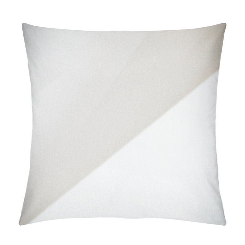 Personality  Minimalistic 4K Background With Soft Beige And White Gradients, Featuring Subtle Geometric Stripes And A Grainy Texture, Ideal For Professional Designs Pillow Covers