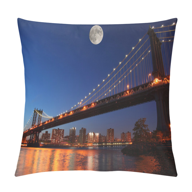 Personality  Manhattan Bridge Pillow Covers