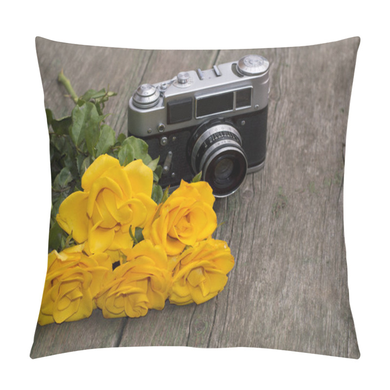 Personality  Yellow Roses And Retro The Camera Behind Them On A Table Pillow Covers