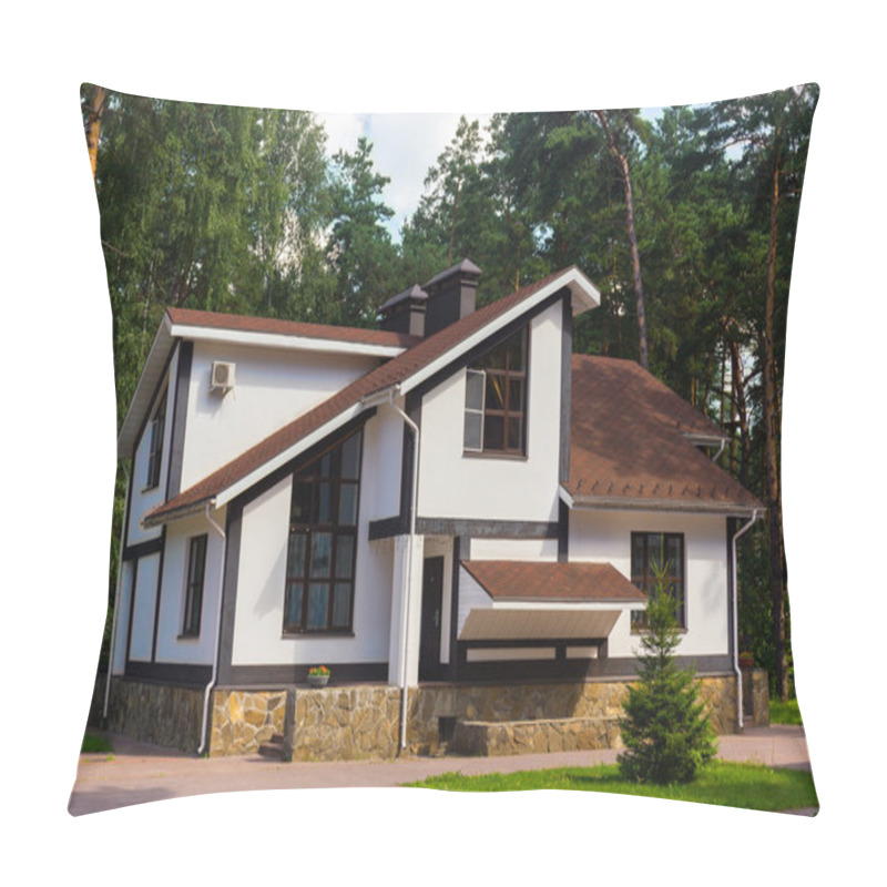 Personality  Luxury House In The Forest Pillow Covers