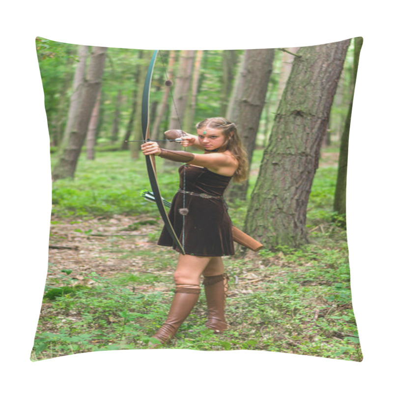 Personality  Young Lady Elf With A Long Bow Pillow Covers