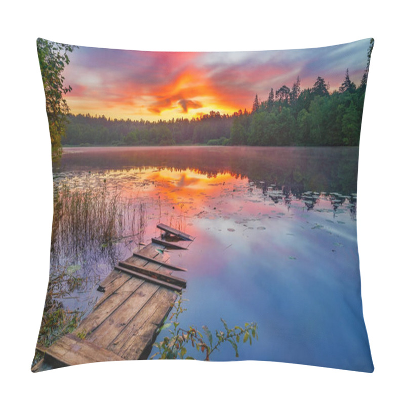 Personality  Bright Sunrise On A Lake Pillow Covers