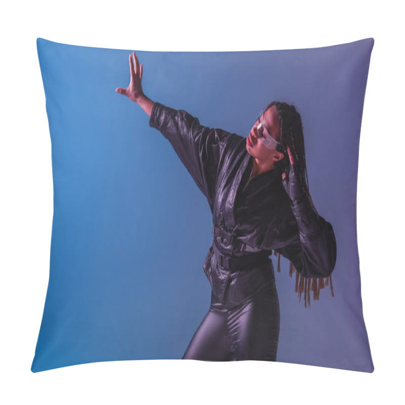 Personality  Stylish African American Woman In Smart Glasses Looking Away On Blue And Purple Background  Pillow Covers