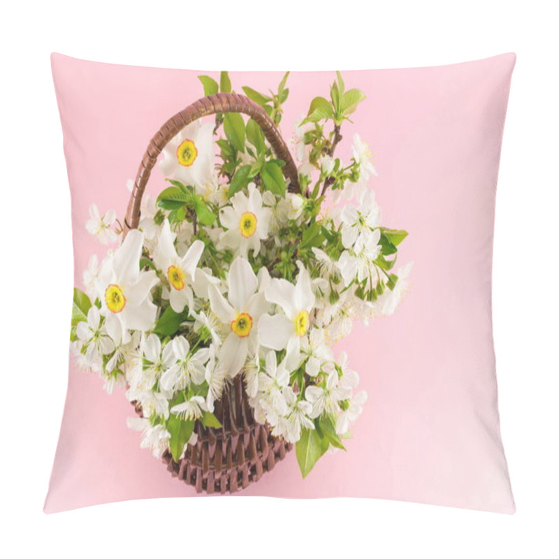 Personality  Narcissus Flowers Bouquet On Pink Background Pillow Covers