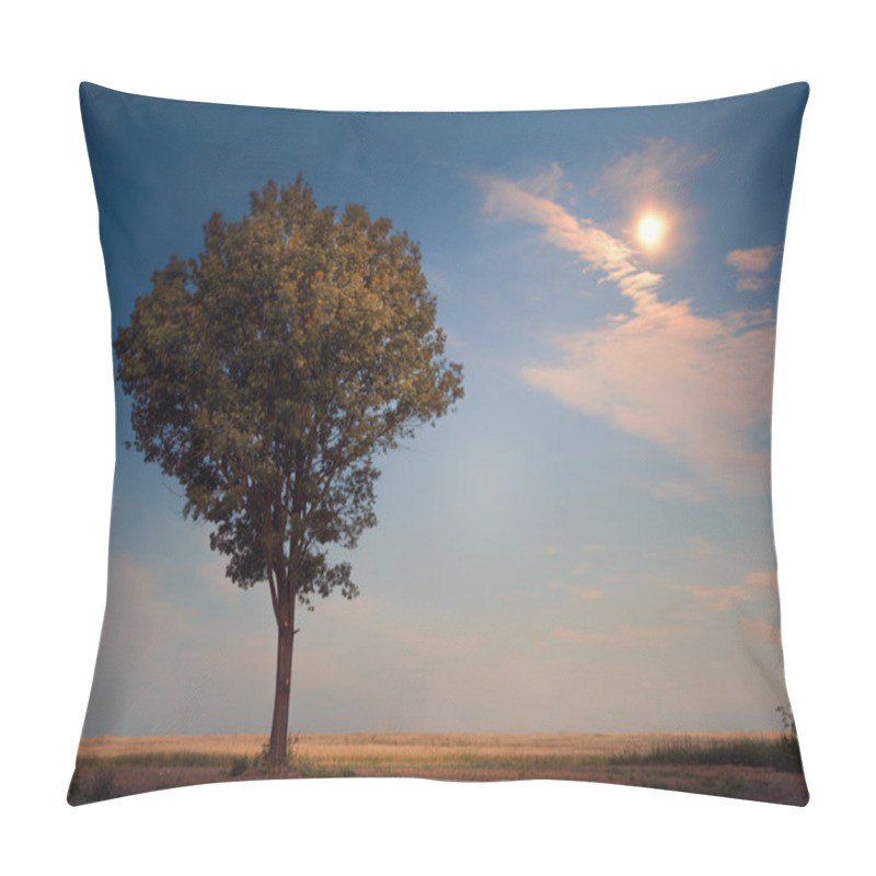 Personality  Lonely Tree In The Moonlight Pillow Covers