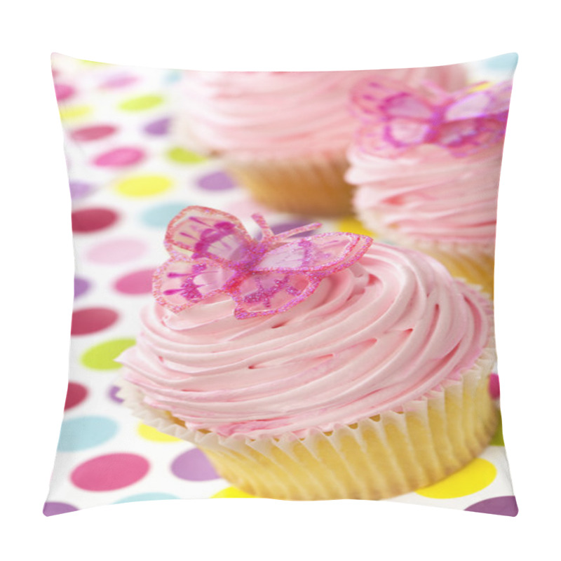 Personality  Cupcakes With Butterflies Pillow Covers