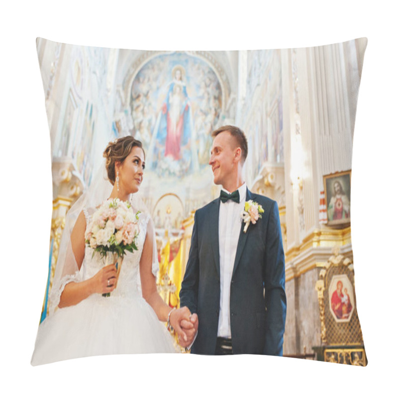 Personality  Wedding Couple Looking Into Each Other's Eyes In The Church Afte Pillow Covers