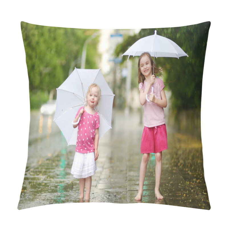 Personality  Sisters Under Rain Pillow Covers