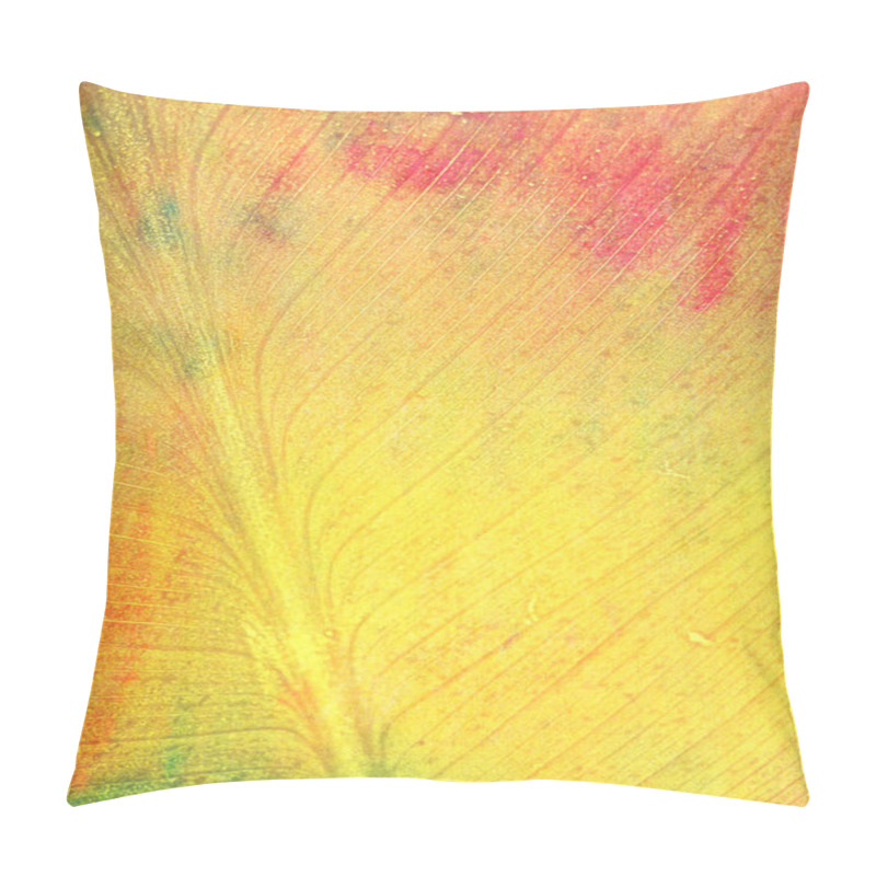 Personality  Leaf-like Fall-themed Background: Red, Green, And Yellow Patterns Imitating Leaf Texture Pillow Covers