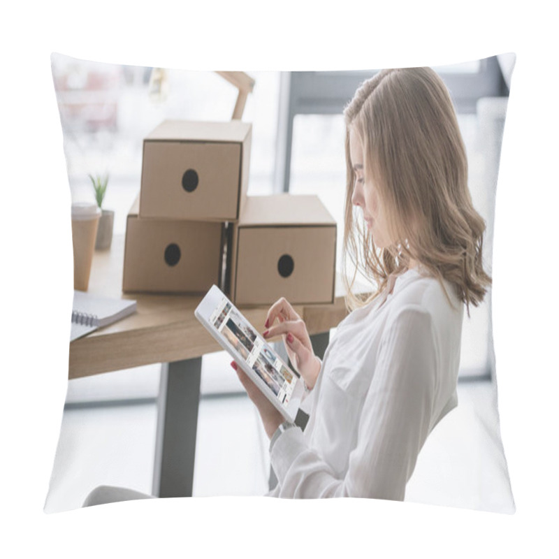 Personality  Side View Of Young Businesswoman Using Digital Tablet Pillow Covers