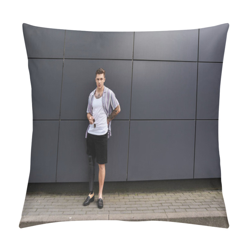 Personality  Young Man With A Prosthetic Leg Leans Against A Modern Wall, Exuding Style And Confidence. Pillow Covers