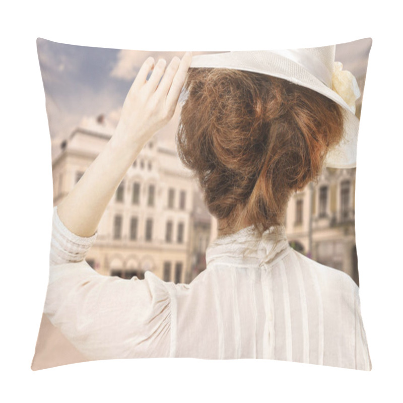 Personality  Retro Styled Picture Of Woman In Victorian Hat Looking At The Ci Pillow Covers