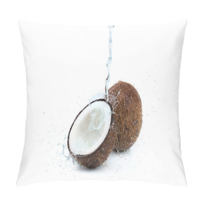 Personality  Ripe Tropical Coconuts With Water Pillow Covers