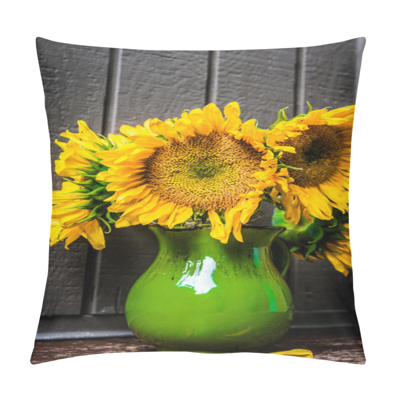 Personality  Vase With Sunflowers Pillow Covers