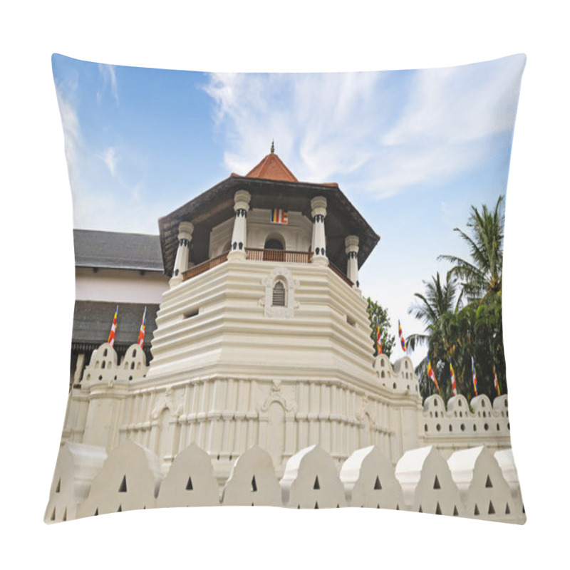 Personality  Buddhist Temple Of The Tooth Relic (Sri Lanka, Kandy) Pillow Covers