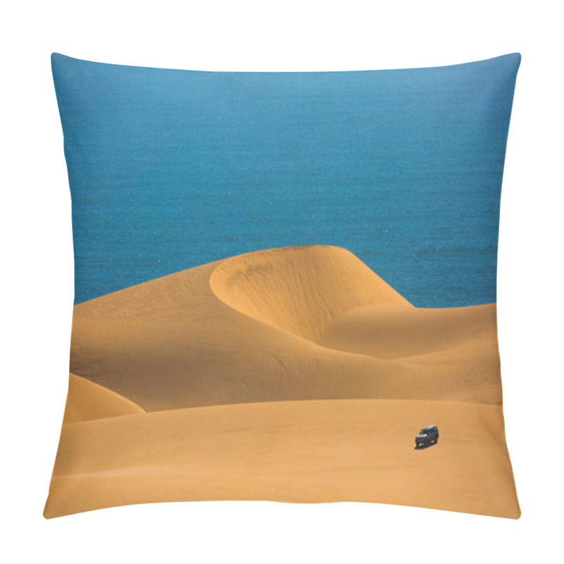 Personality  Jeep Riding Through Sand Dunes Pillow Covers