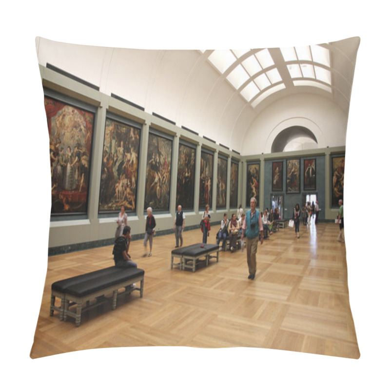 Personality  Paris - Louvre Pillow Covers