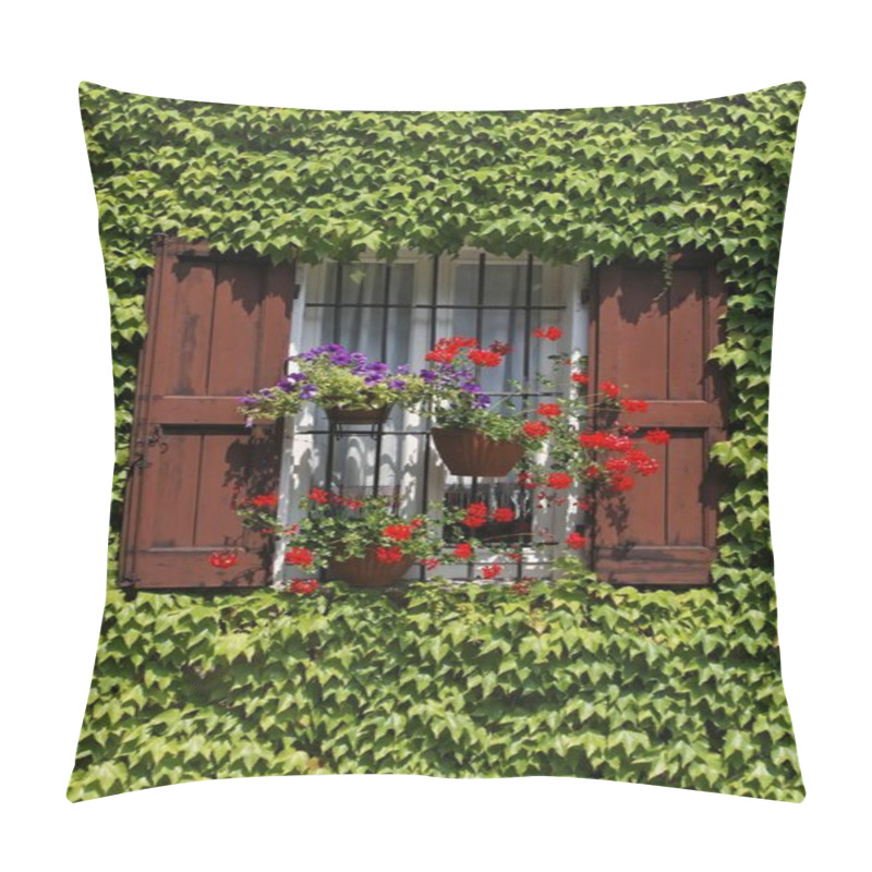 Personality  Window With Folding Loading Pillow Covers