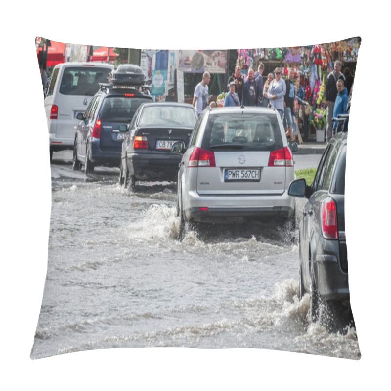 Personality  Cars On A Flooded Street Pillow Covers