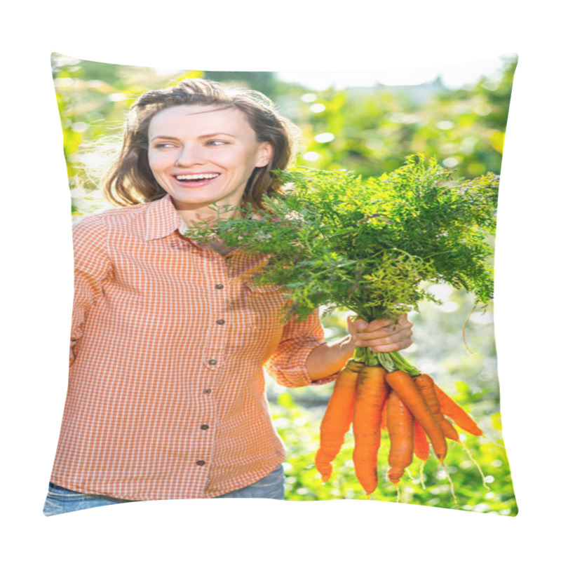 Personality  Gardening - Beautiful Gardener With Carrots Pillow Covers